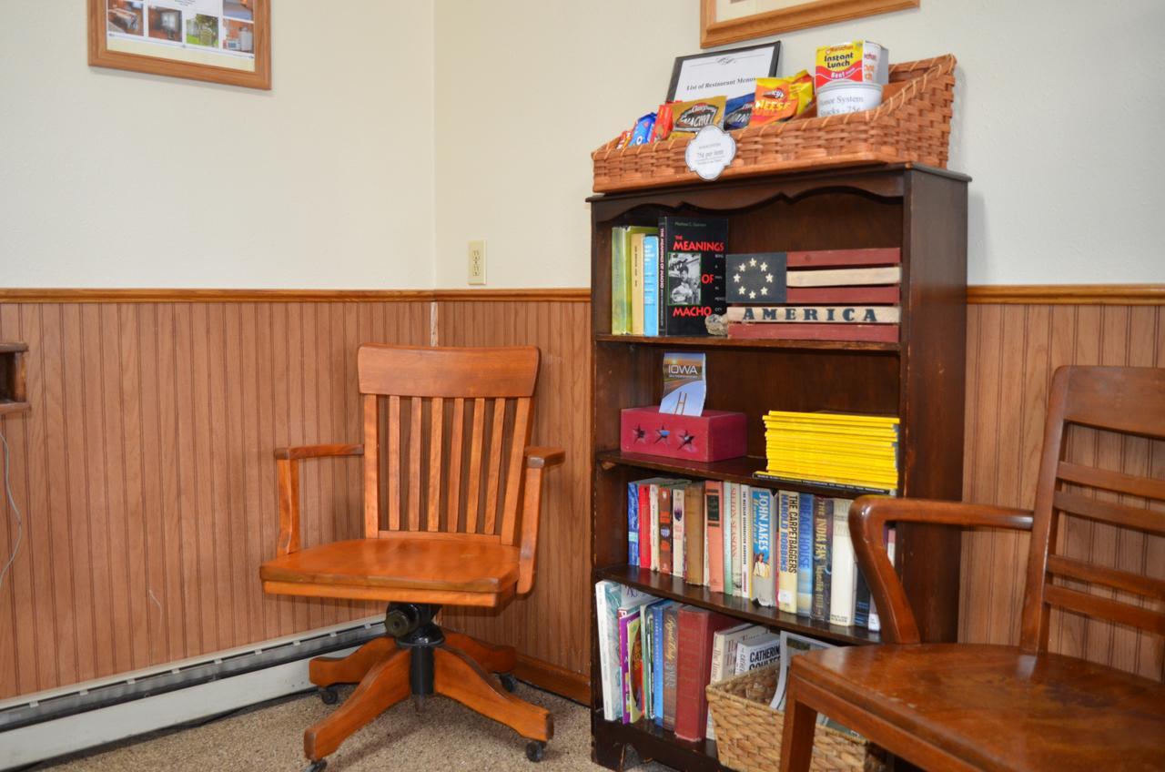 Little River Inn Motel Leon Экстерьер фото