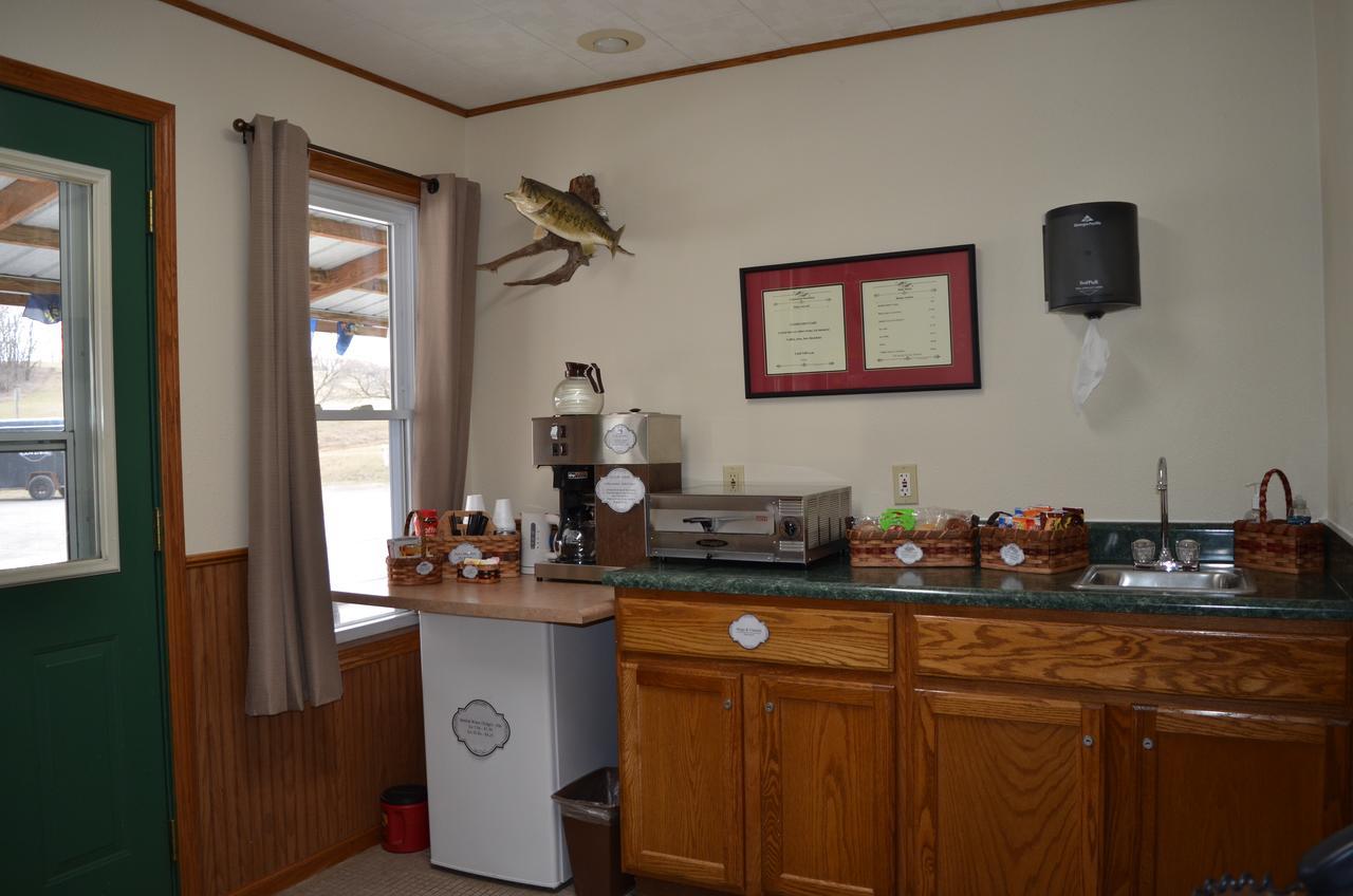 Little River Inn Motel Leon Экстерьер фото