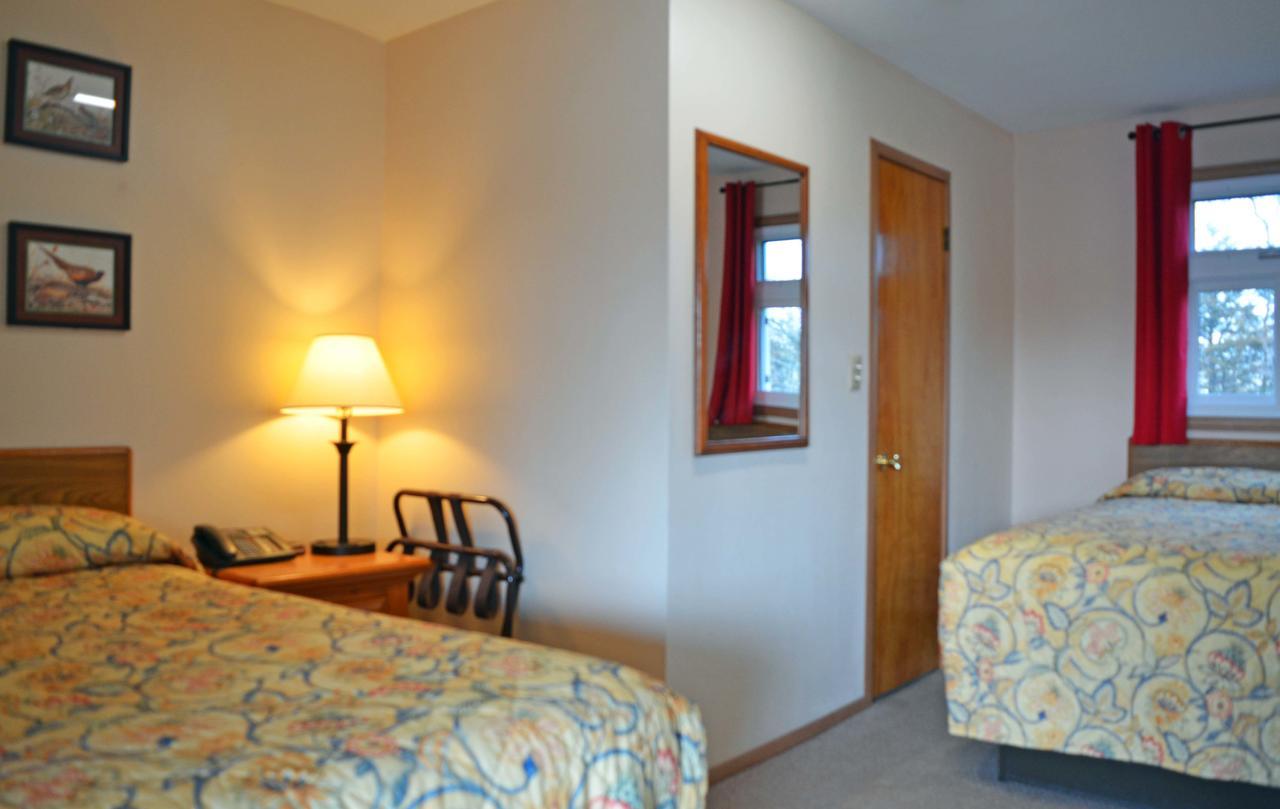 Little River Inn Motel Leon Экстерьер фото