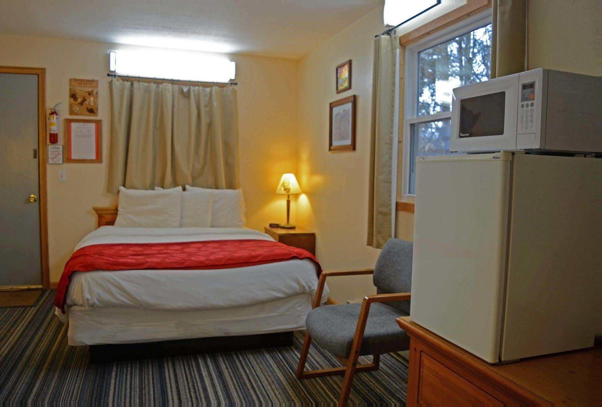 Little River Inn Motel Leon Экстерьер фото