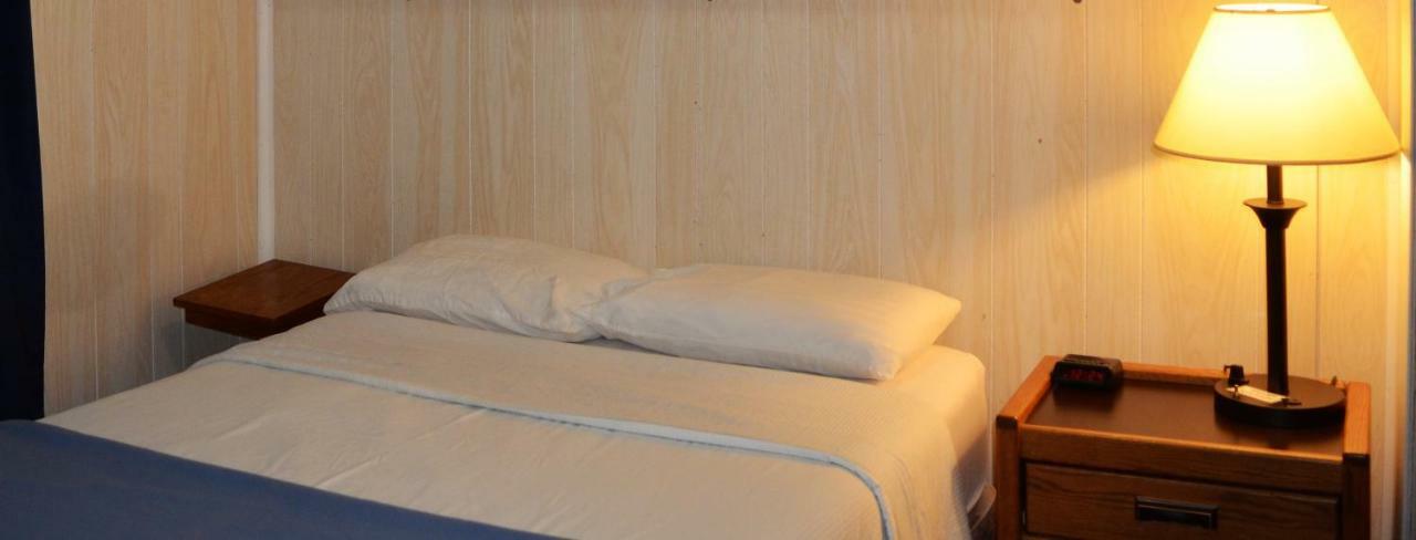 Little River Inn Motel Leon Экстерьер фото